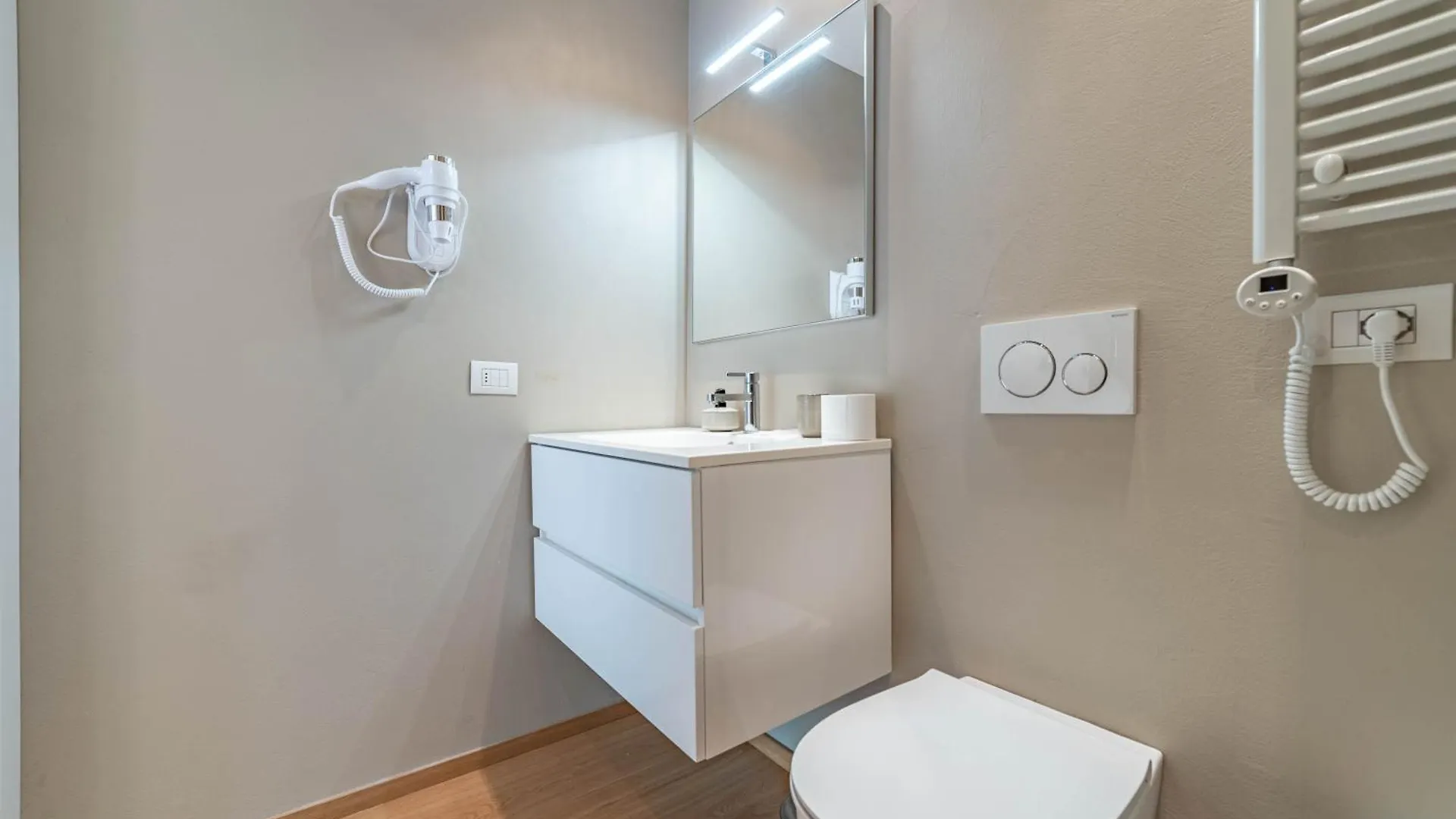 500 M From Corso Sempione, Close To Metro M5 Milán Apartmán