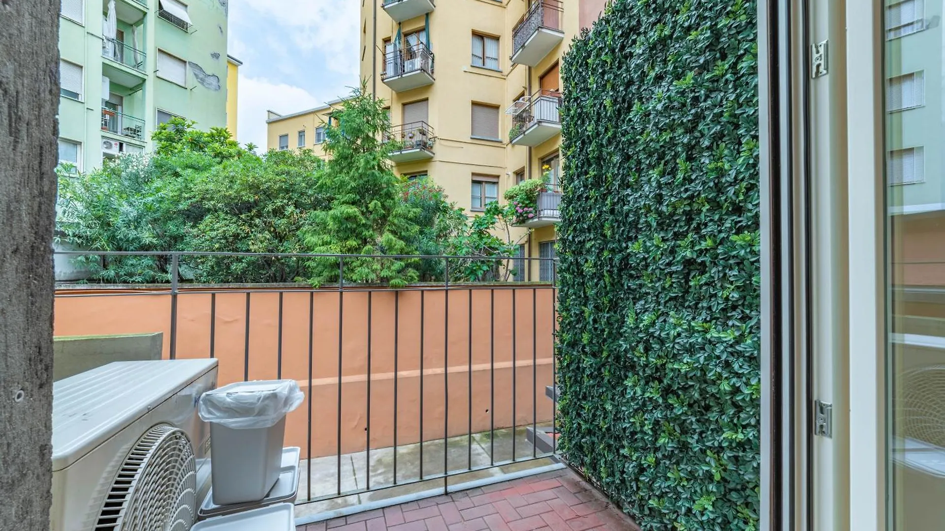 500 M From Corso Sempione, Close To Metro M5 Milano 0*,  Italien