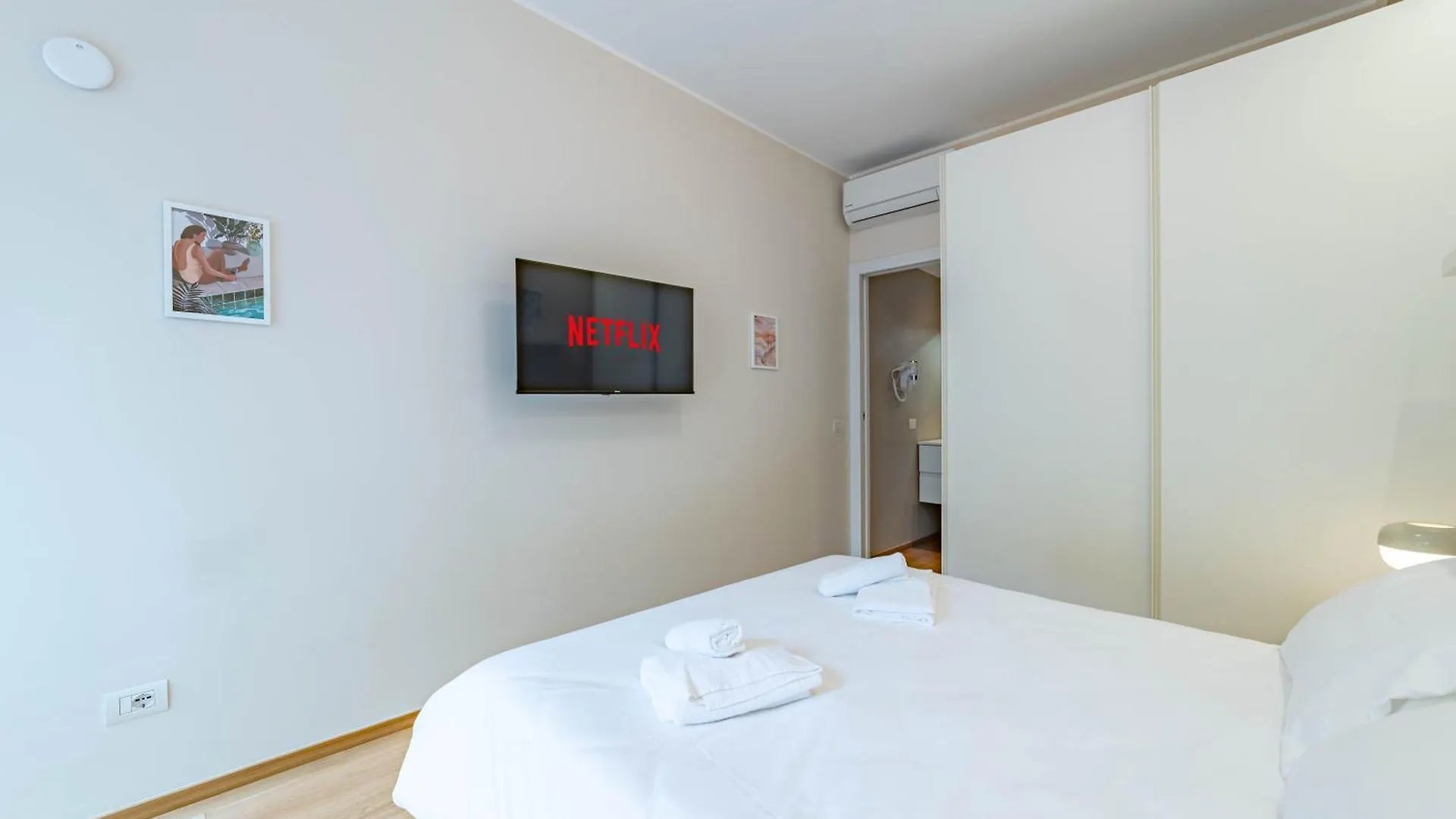 500 M From Corso Sempione, Close To Metro M5 Milano Italien